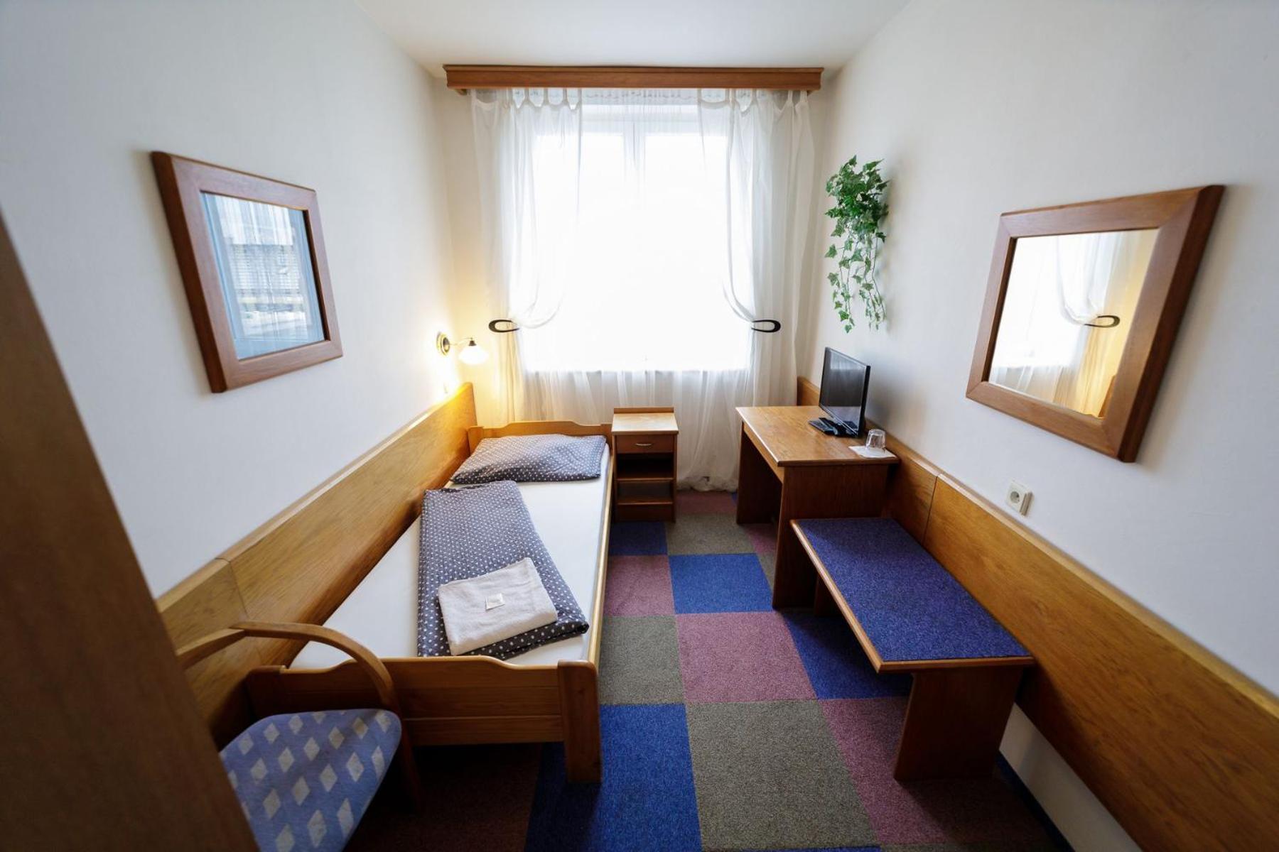 Hotel Peliny Chocen Esterno foto