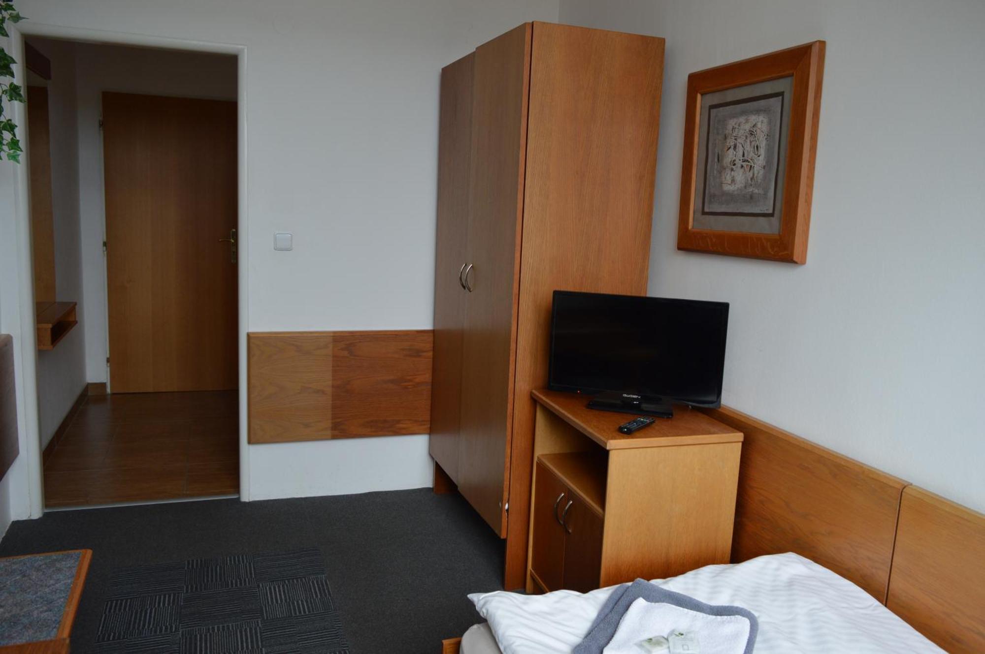 Hotel Peliny Chocen Esterno foto